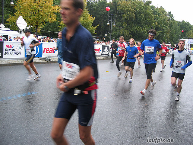 Foto vom Berlin Marathon 2004 - 12610