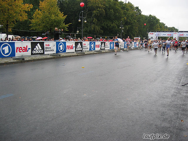 Foto vom Berlin Marathon 2004 - 12618