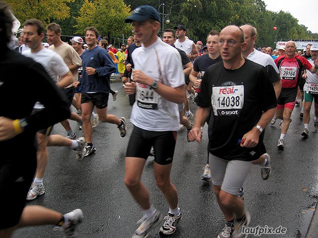 Foto vom Berlin Marathon 2004 - 12673