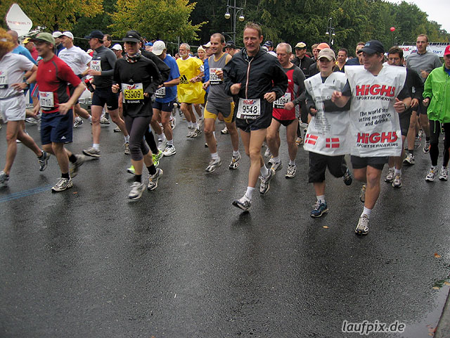 Foto vom Berlin Marathon 2004 - 12685